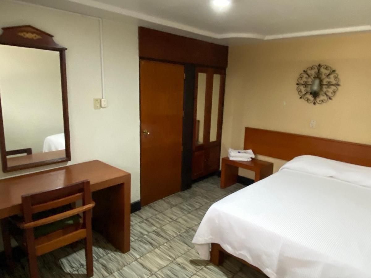 Hotel Flamingos De シウダード・グスマン エクステリア 写真
